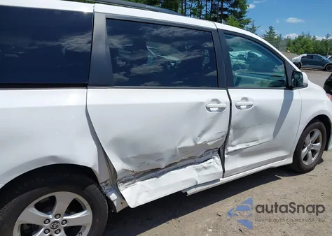 2020 Toyota Sienna Le z USA, uszkodzony, nr VIN 5TDKZ3DC8LS065569